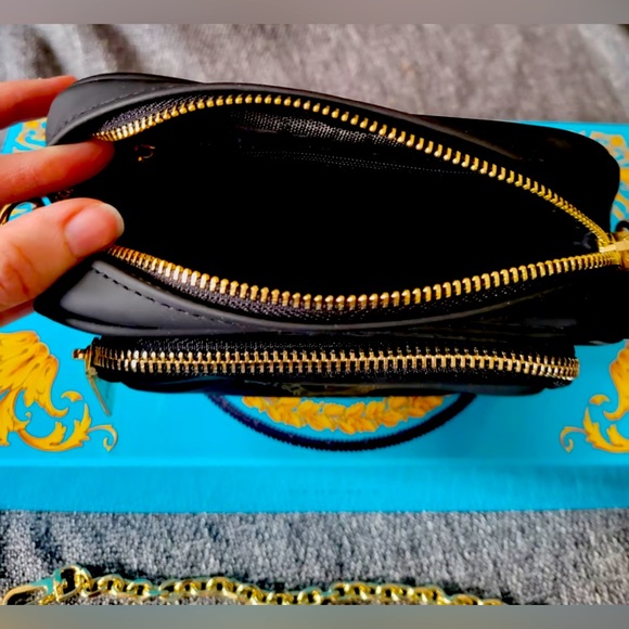 Versace
La Medusa crossbody bag
Never worn - Picture 5 of 8